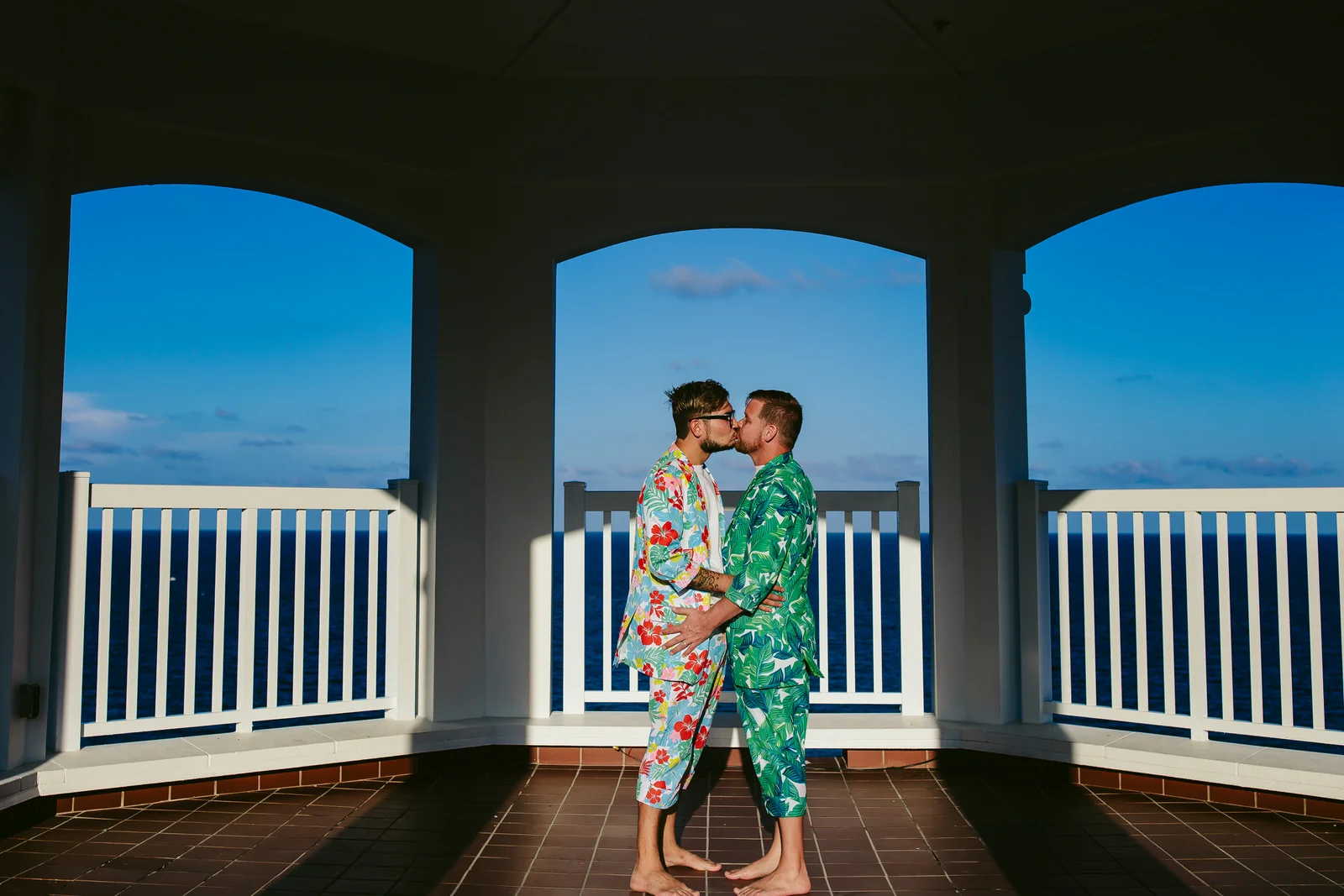 adorable-elopement-portraits-tiny-house-photo-fort-lauderdale-wedding-photographer.jpg