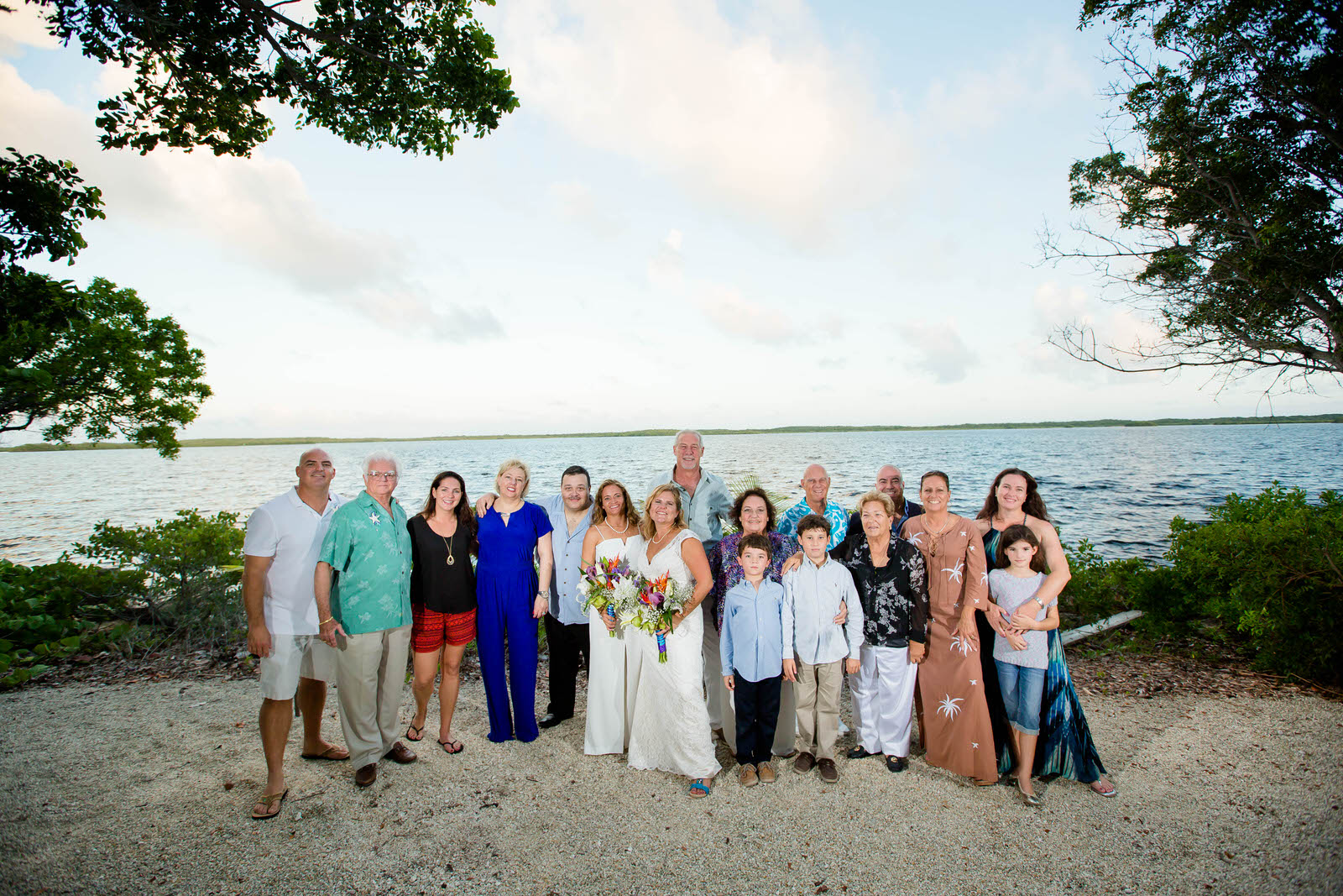 beach-family-formal-tiny-house-photo-weddings.jpg