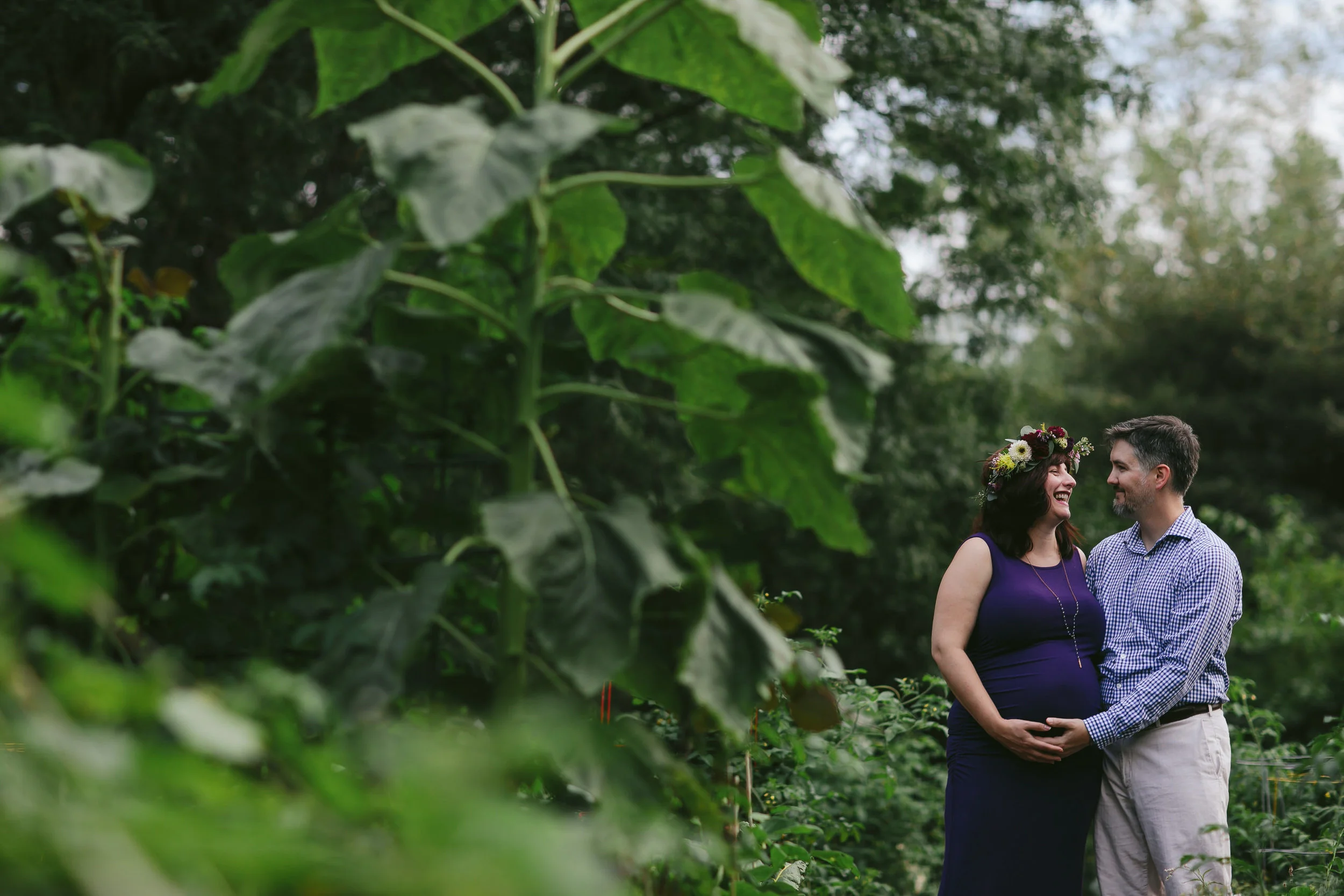 Community Garden Pregnancy Session Edgewater Chicago-30.jpg