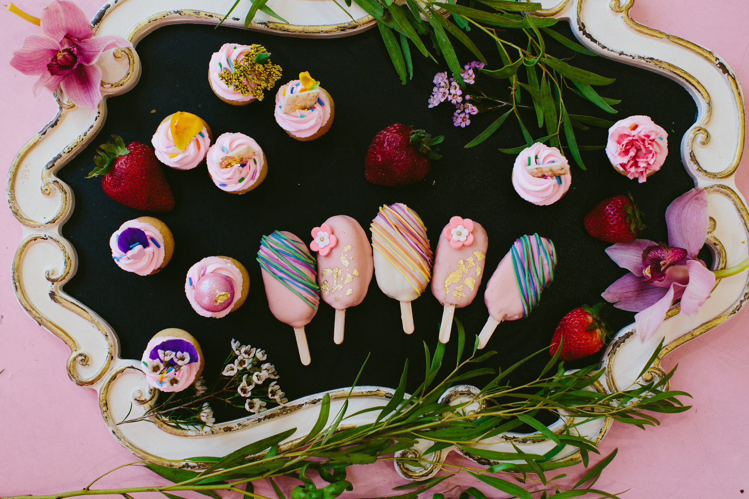 cake-pops-cupcakes-miami-vegan-bakery-food-photography-tiny-house-photo