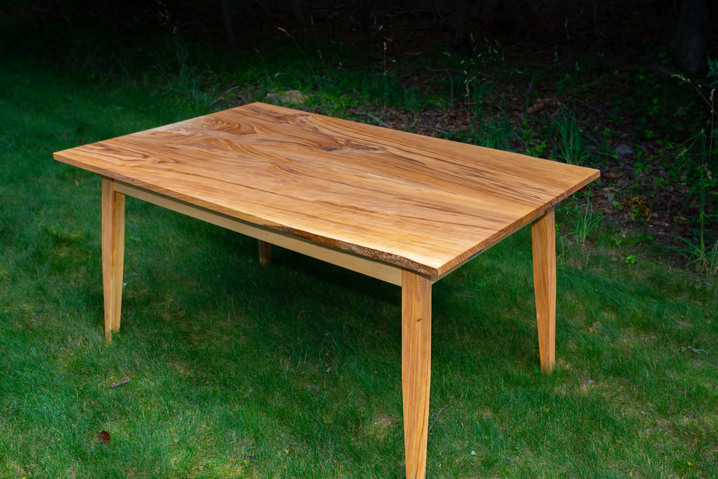 ASH DINING TABLE