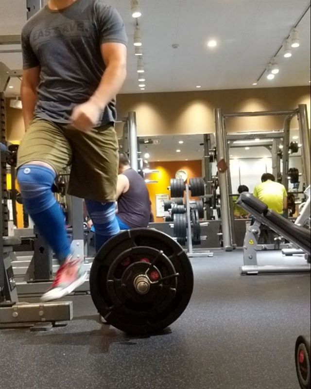 Today, here's every set. Just for @tianyi__bruce_lu - 7 sets of #deadlifts in reverse order from last to first. Triples until the last set of 6 reps. 195kg (430 servings of Eastern North Carolina barbecue) on the bar. This was a rough day, the weight felt more like 250kg in my hands, especially at first. After my first two strugglefest sets, I got my hair out of my face and just tried trying. It helped. #powerlifting #eastavebarbell #keepitreal #supposedtobelightweight #ifihadbicepslikebellush #itwouldbeeasy @abellcane