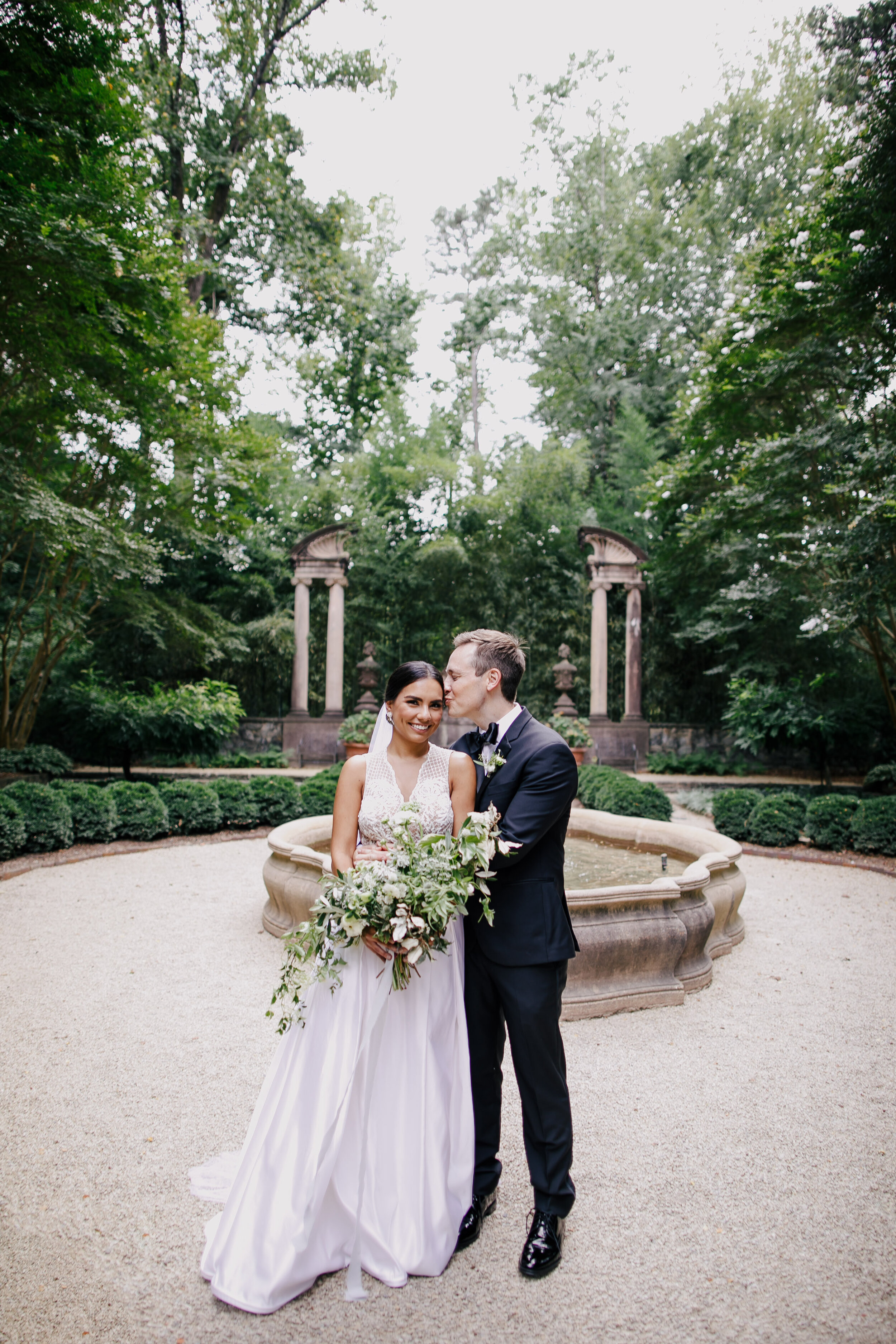 Bride and Groom Portraits | Simply Charming Socials | Atlanta Wedding Planner 
