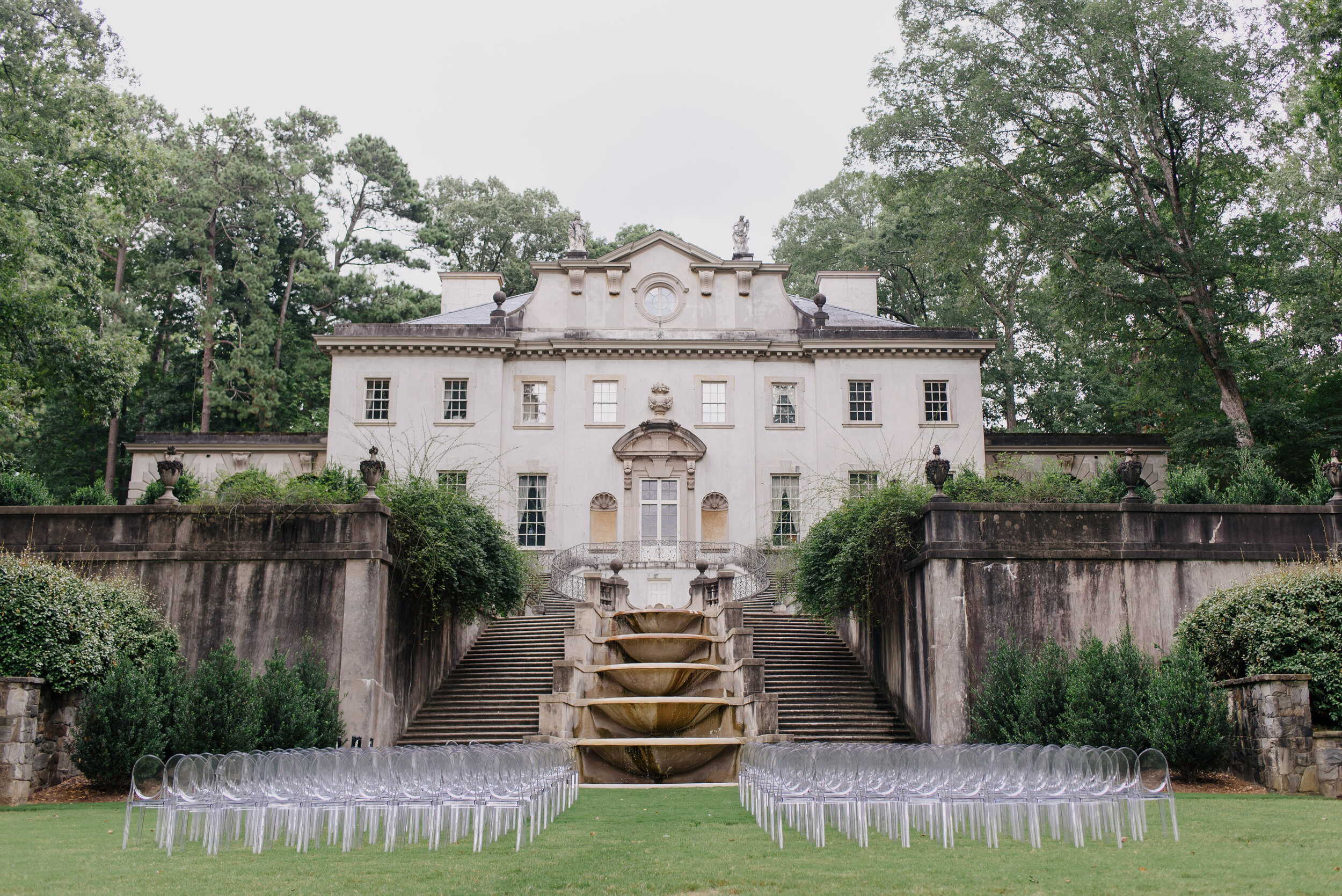 Outdoor Wedding Ceremony at The Swan House | Simply Charming Socials | Atlanta Wedding Planner