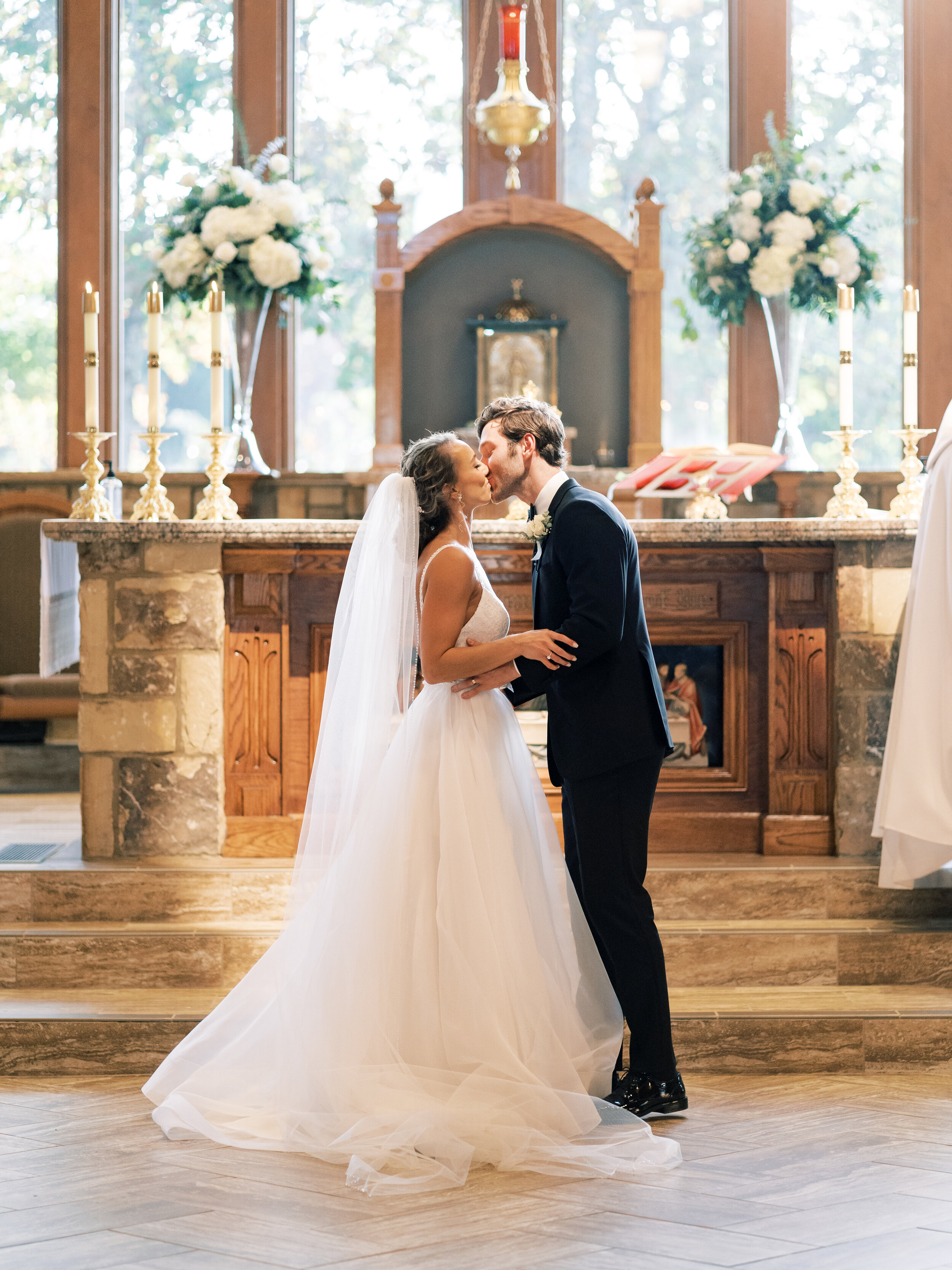 Bride and Groom First Kiss | Simply Charming Socials  | Atlanta Wedding Planner