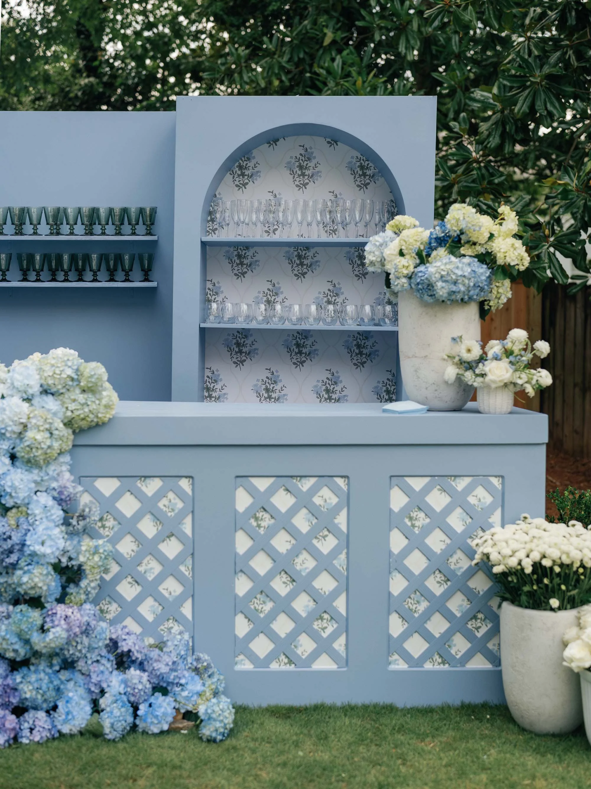 HydrangeaBluesShower-SimplyCharmingSocials-LuxuryAtlantaPartyPlanner-as-seen-in-Martha-Stewart-12.jpg