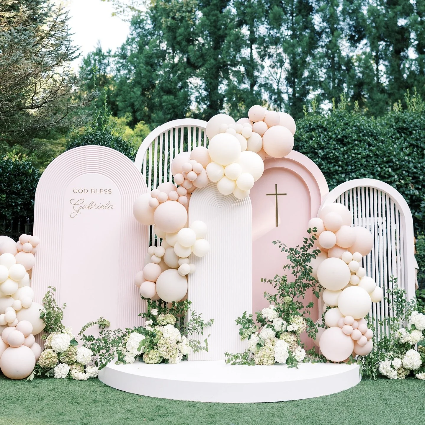Just a beaut. The prettiest backdrop and day for such a special celebration. God bless, Gabriela.

Design: @simplycharmingsocials 
Floral: @navyandjay 
Installation: @party.bound 
Photo: @ccsederphoto 
Cc: @danii_salamanca1 @donpabloslife