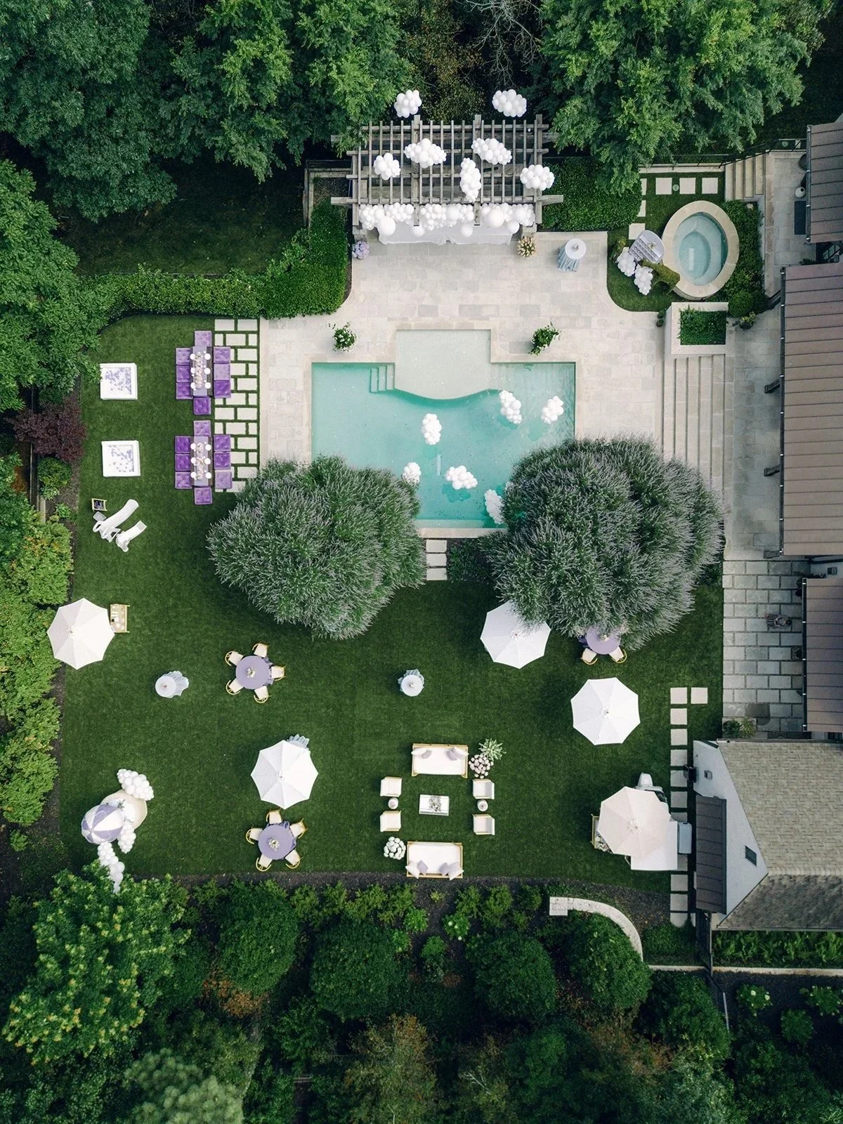 We had our head in the clouds for Amanda&rsquo;s baby shower. This celebration was filled with hot air balloons, the prettiest purple palette, and a few tall topiary friends that stole the show. Swipe til the end and you&rsquo;ll see what I mean 🤍

