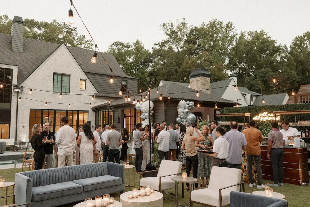 How to Host an Outdoor Dinner Party at Home — Full-Service Event ...