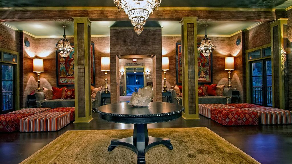 011090-06-property-gathering-spaces-sanctuary-hero-main-room.jpg
