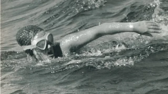 lesley-meaney-swim.jpg