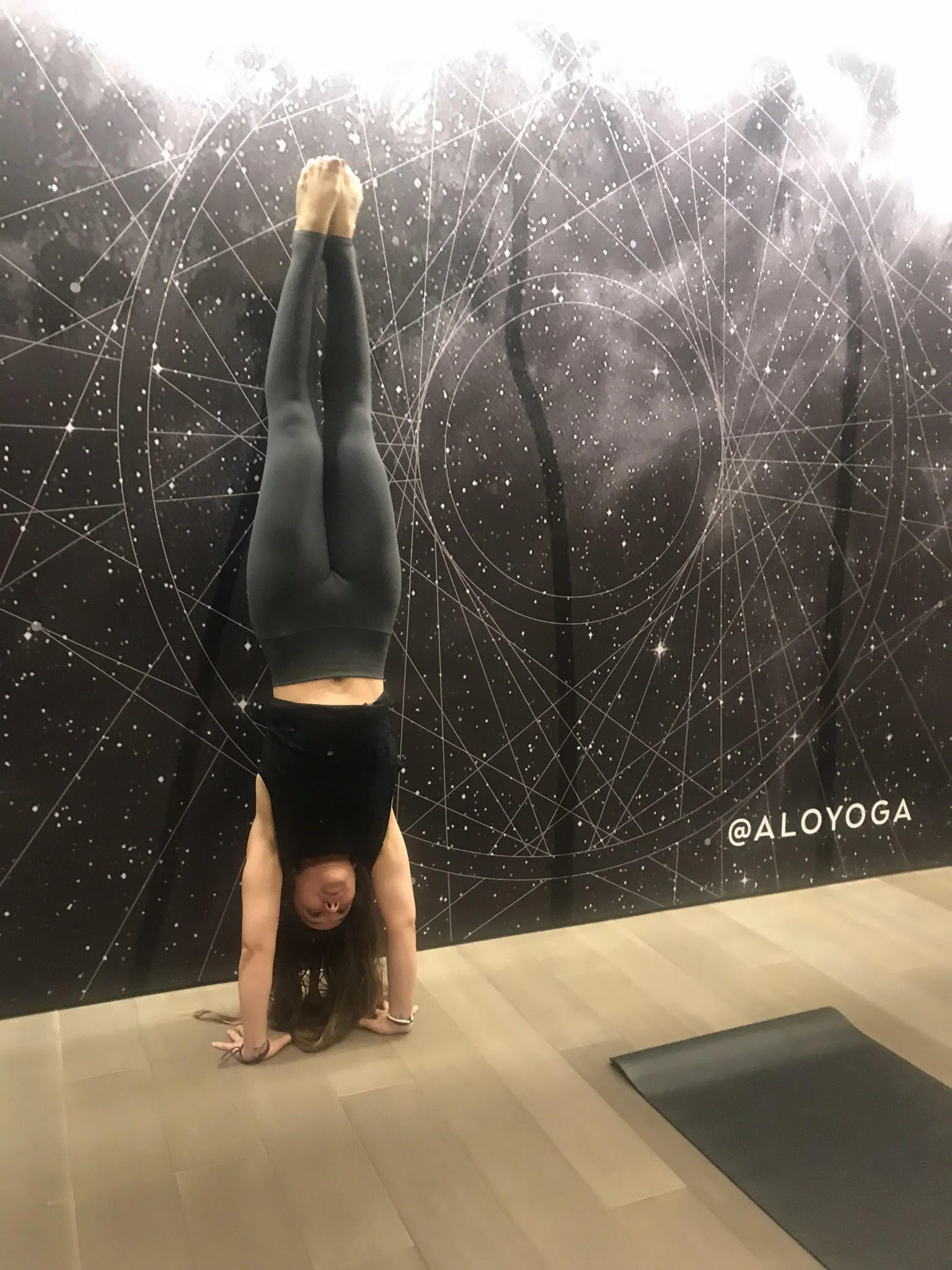 idratheryoga-inversions-aloyoga