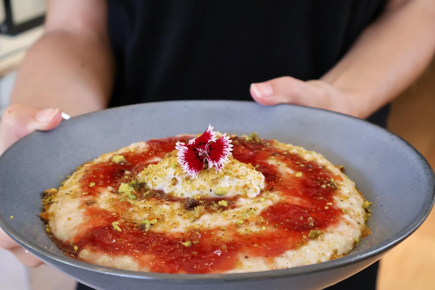 STEEL CUT OAT PORRIDGE. Vegan option available.
.
.
.
.
.
#thelittlebanksia #southperth #kensington #perthcafe #pertheats #urbanlistperth #breakfastinperth #perthfood #perthfoodblogger #cafeinperth