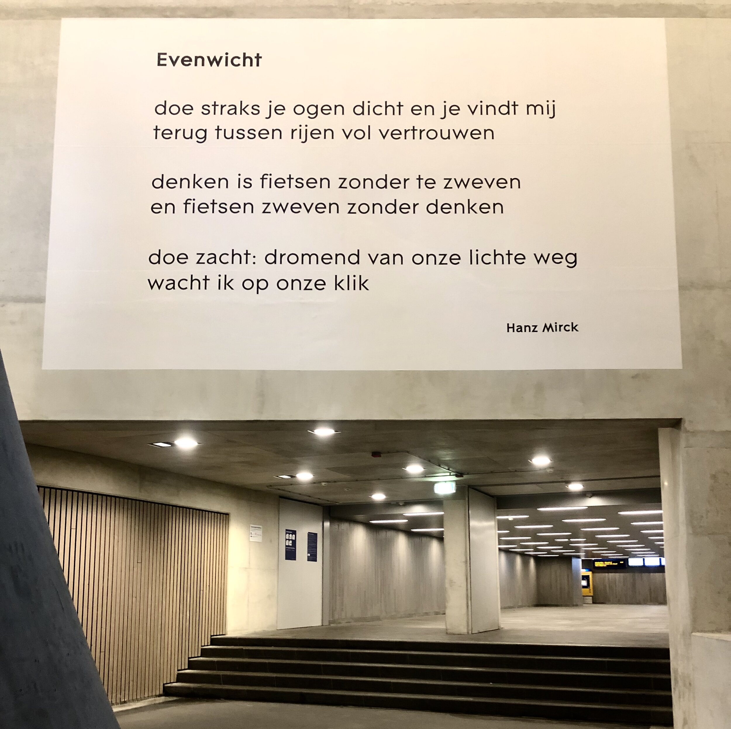 Van de ruim 300 inzendingen voor een ‘ode aan de fiets’ werd dit gedicht verkozen om te vereeuwigen in de grootste fietsenstalling ter wereld.