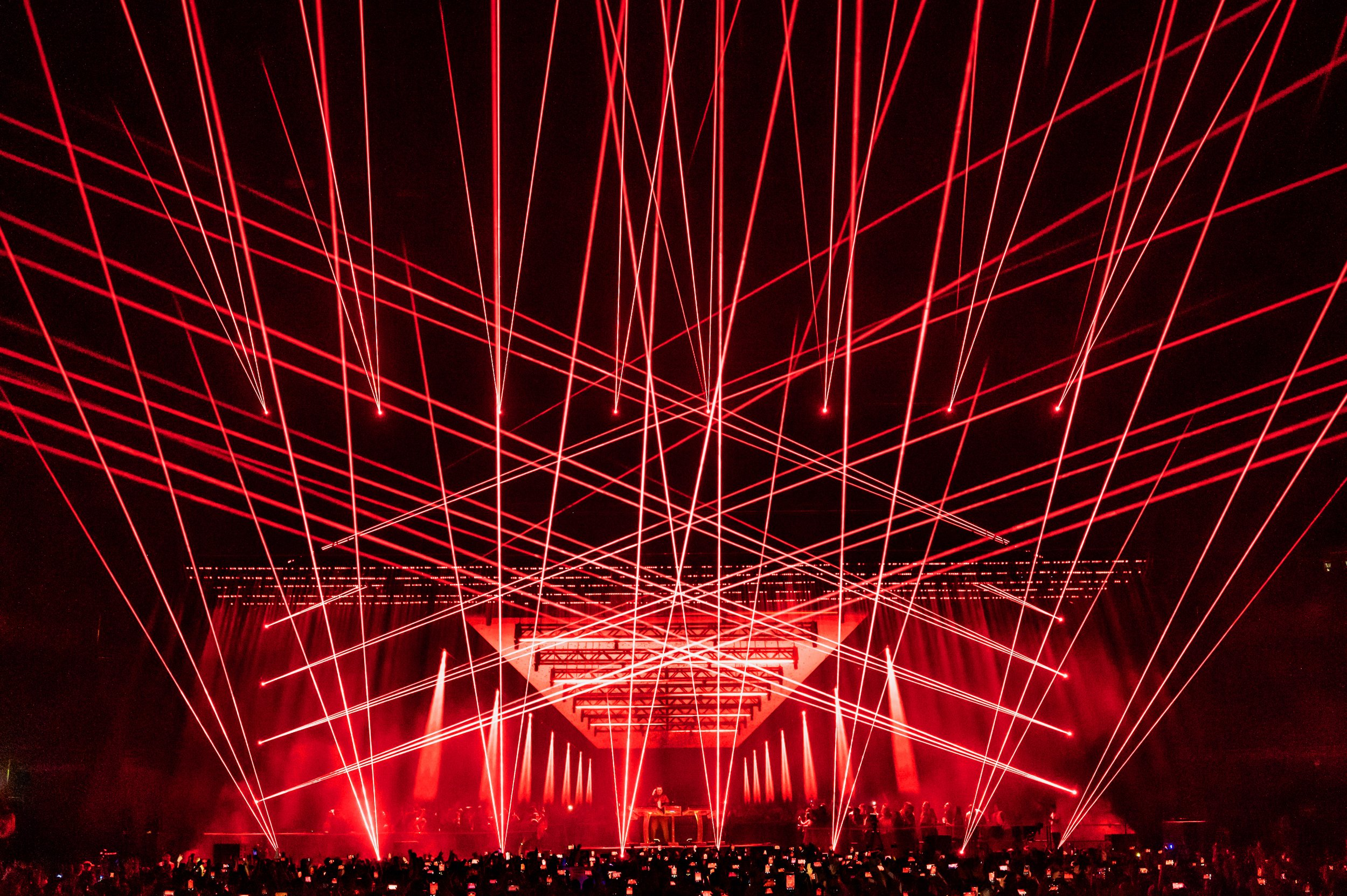 Tiesto_Prismatic_HorizontalImages1.jpg