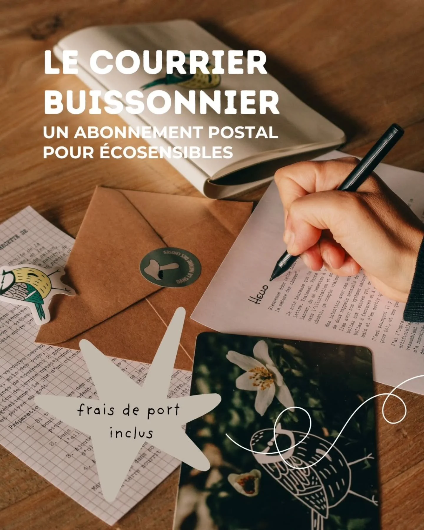 Chaque mois, j'envoie un courrier depuis la ferme.

Une lettre imprim&eacute;e sur papier. Deux cartes postales. Un marque-page avec un mot qui n'a pas d'&eacute;quivalent en fran&ccedil;ais. Un sticker. Une pratique de connexion au vivant &agrave; e