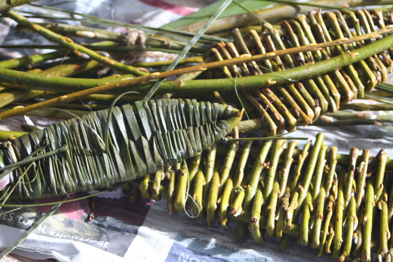 willow-weaving-spiders-web-workshop.jpeg