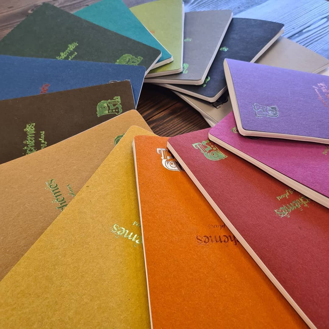 📚 NEW PRODUCTS 📚

Choose from 17 splendiferous colours! 🌈

All covers foiled are foiled onto 100% Recycled Cairn with a tactile, fibrous finish.

&pound;6 each 🏷️

To find out more and purchase your own beautiful Notebook, head on over to the lin