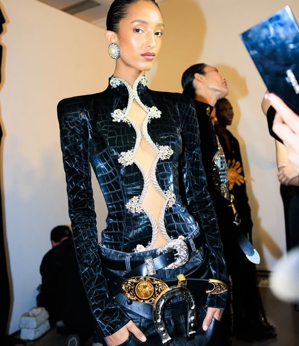 &hellip;Weekend inspiration : Details from Daniel Roseberry&rsquo;s Schiaparelli AW25 👏 never disappointing 🙌

We make custom leather jackets シ Made in Tuscany, Italy 🇮🇹 Fatto a mano, slow fashion, made to order only, which means ZERO waste 🌍 We