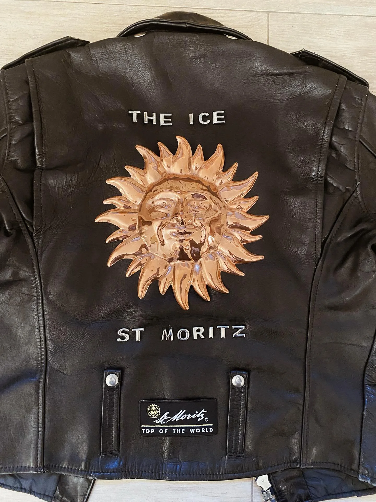Kicking off 2026 with a one-of-a-kind custom leather jacket for THE ICE, St. Moritz 🌞 @theicestmoritz @stmoritz 

&mdash;
We make custom leather jackets シ Made in Tuscany, Italy 🇮🇹 Fatto a mano, slow fashion, made to order only, which means ZERO w