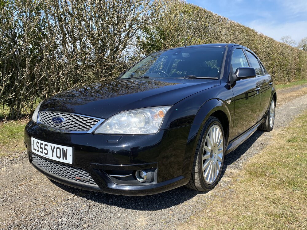 Ford Mondeo ST220 - getting rare!