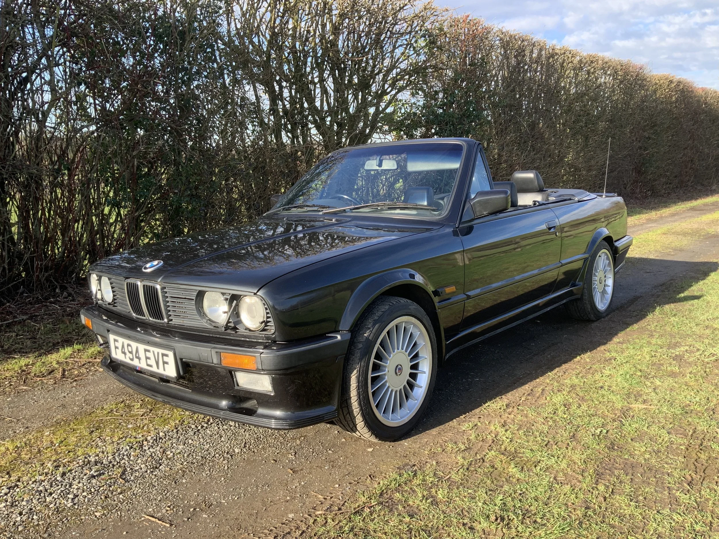 BMW 325i Cabriolet - M Tech 1