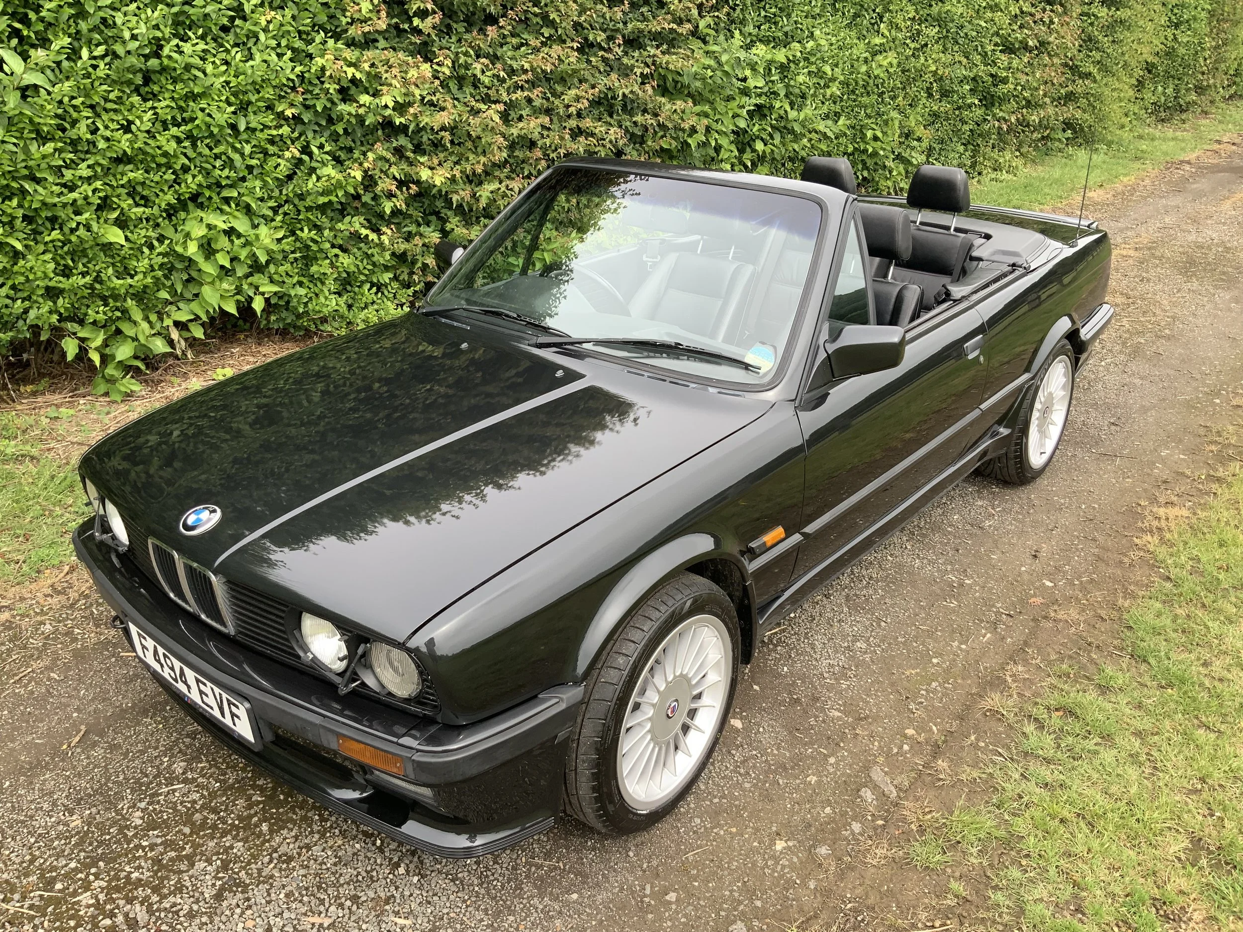 BMW 325i Cabriolet - M Tech 1