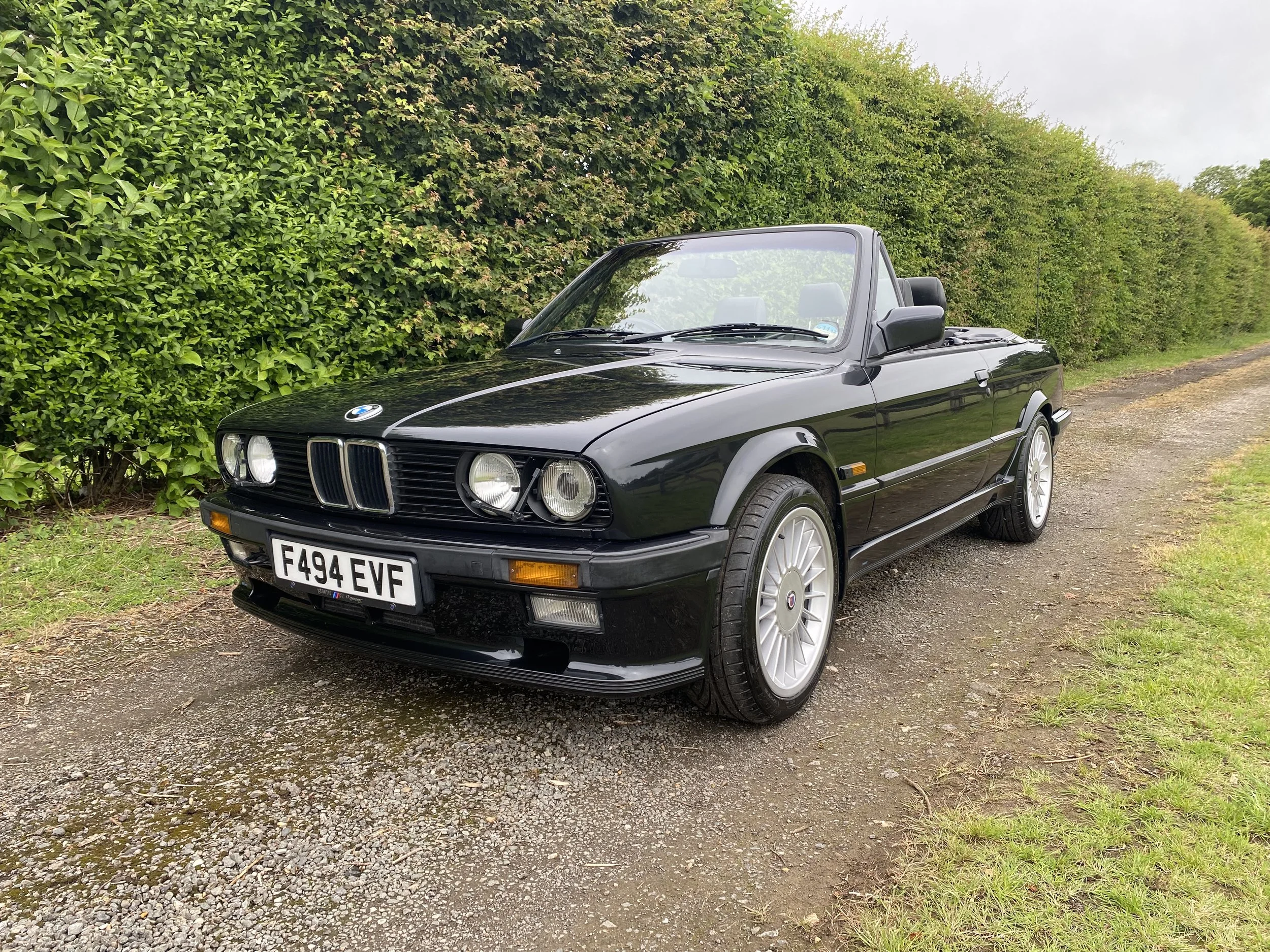 BMW 325i Cabriolet - M Tech 1