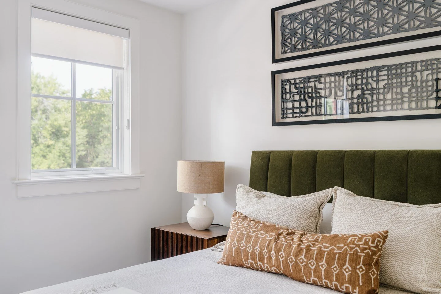 Earth toned bedroom

*
*
*
*
*
#industrytrends #industrynews #latesttrends #trending #2022trends  #interiordesigner #interiors #denverdesigners #betterhomes #instamood #instaoftheday #coloradohomes #denverhomes #bestofdesign #mood #smallbusiness #apa