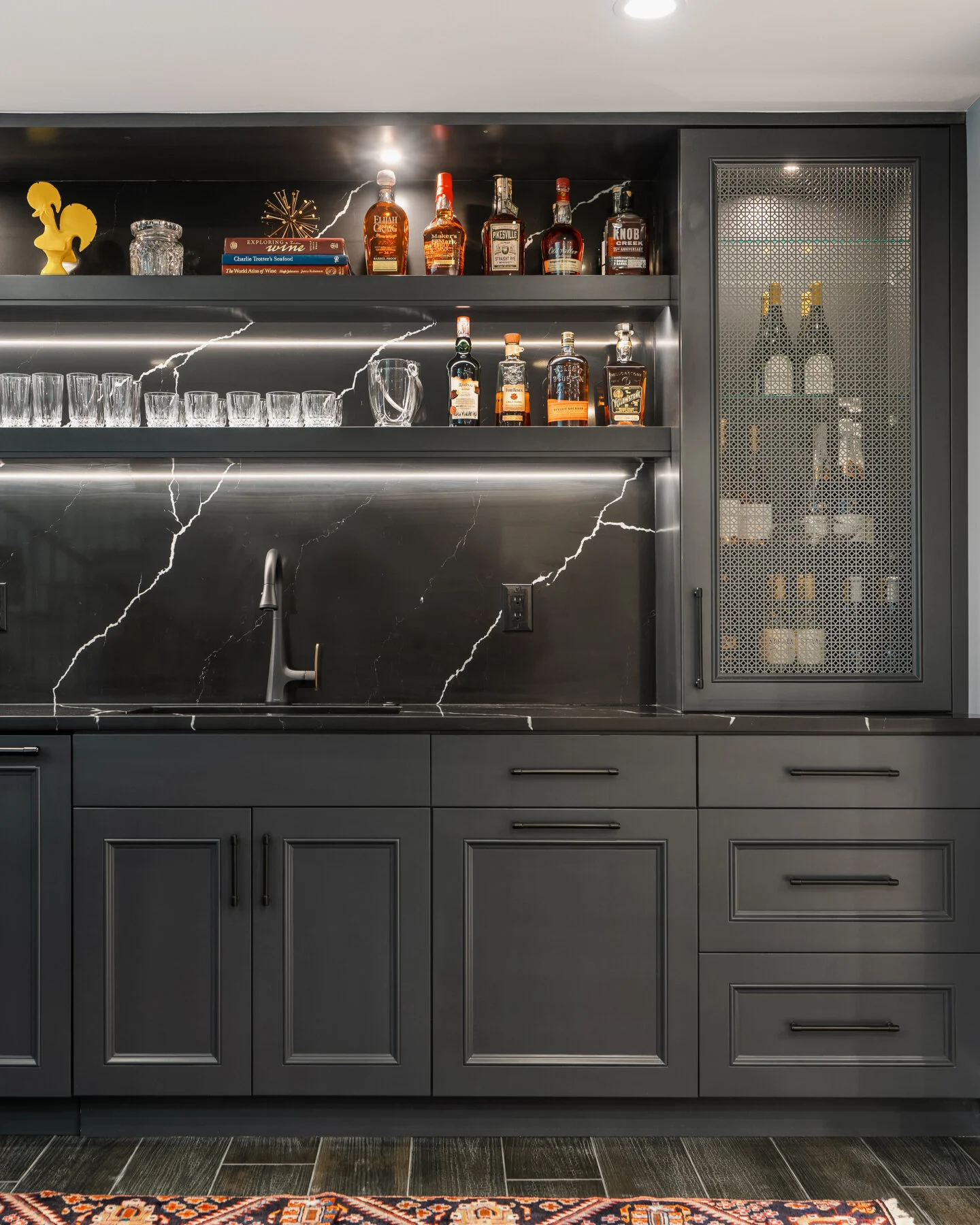 🍸
*
*
*
*
*
#interiordesigner #interiors #denverdesigners #betterhomes #instamood #instaoftheday #coloradohomes #denverhomes #bestofdesign #mood #smallbusiness #apartmenttherapy #houseenvy #mydomaine #designsponge #lonnyliving #vogueliving #elledeco