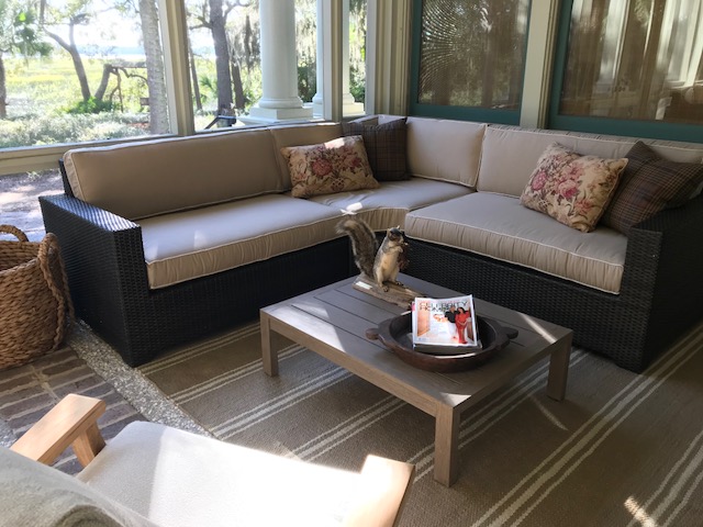 Screened-in Porch.jpg