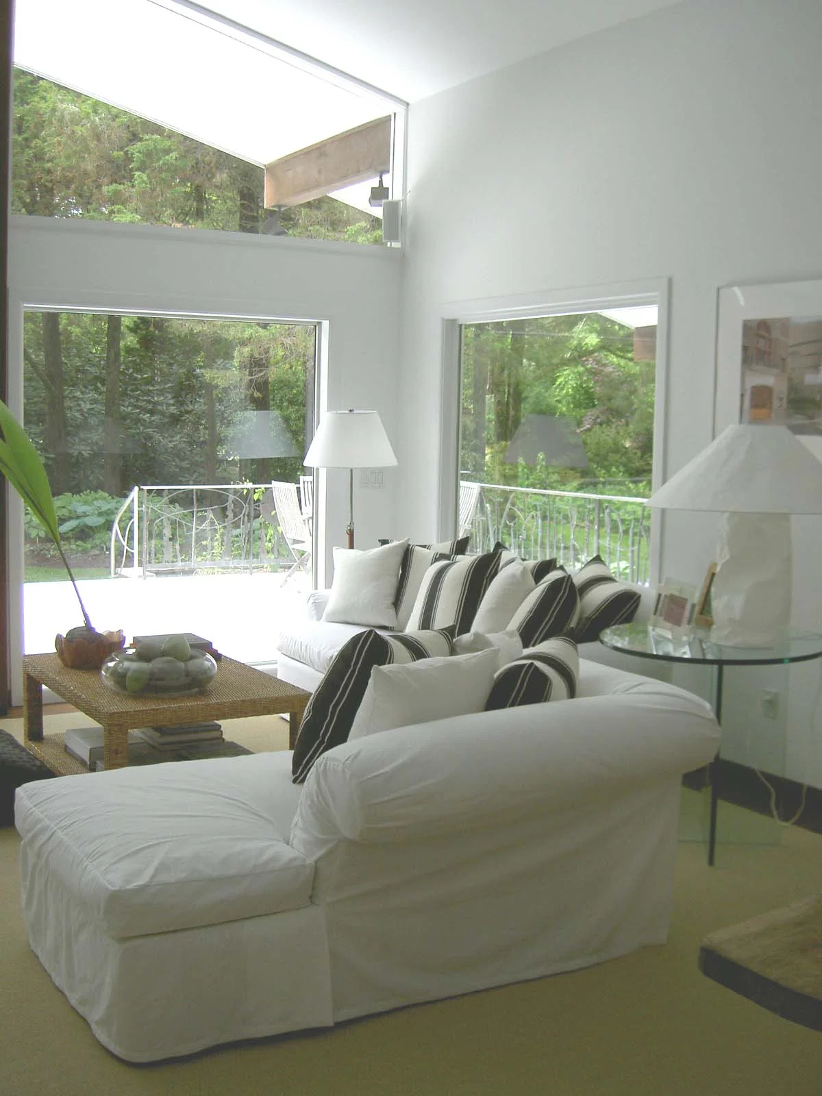 Living Room 2.jpg