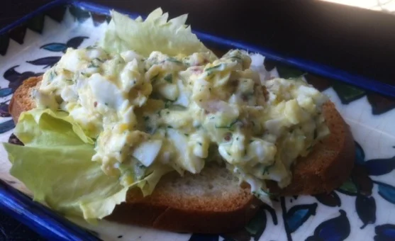 Horseradish egg salad