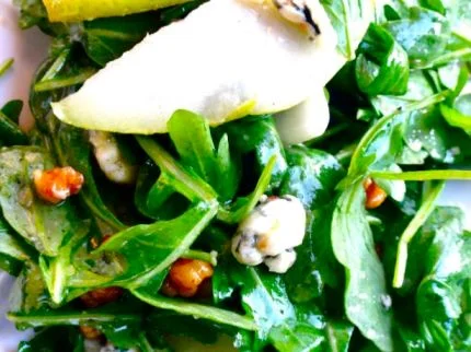Roquefort toasts with arugula and dried pear salad