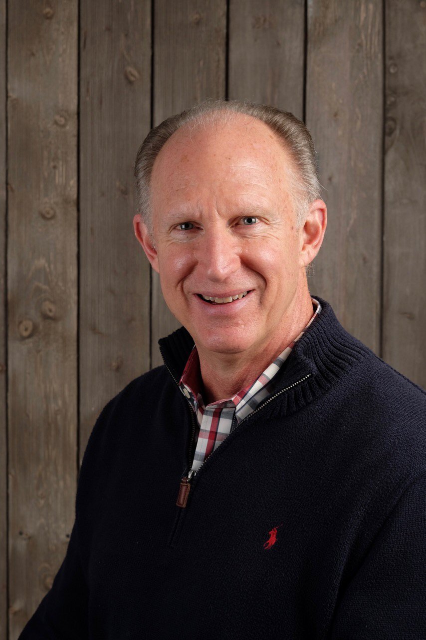 Tom-Informal-Medium-Smile.jpg