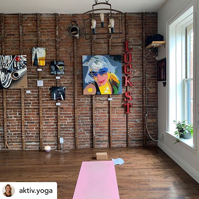 Posted @withrepost &bull; @aktiv.yoga Each time you show up on your mat is a new opportunity to stretch your body and mind. To learn something about &lsquo;you&rsquo;, grow your consciousness and intuition, and a connection to your creative side. 
Jo