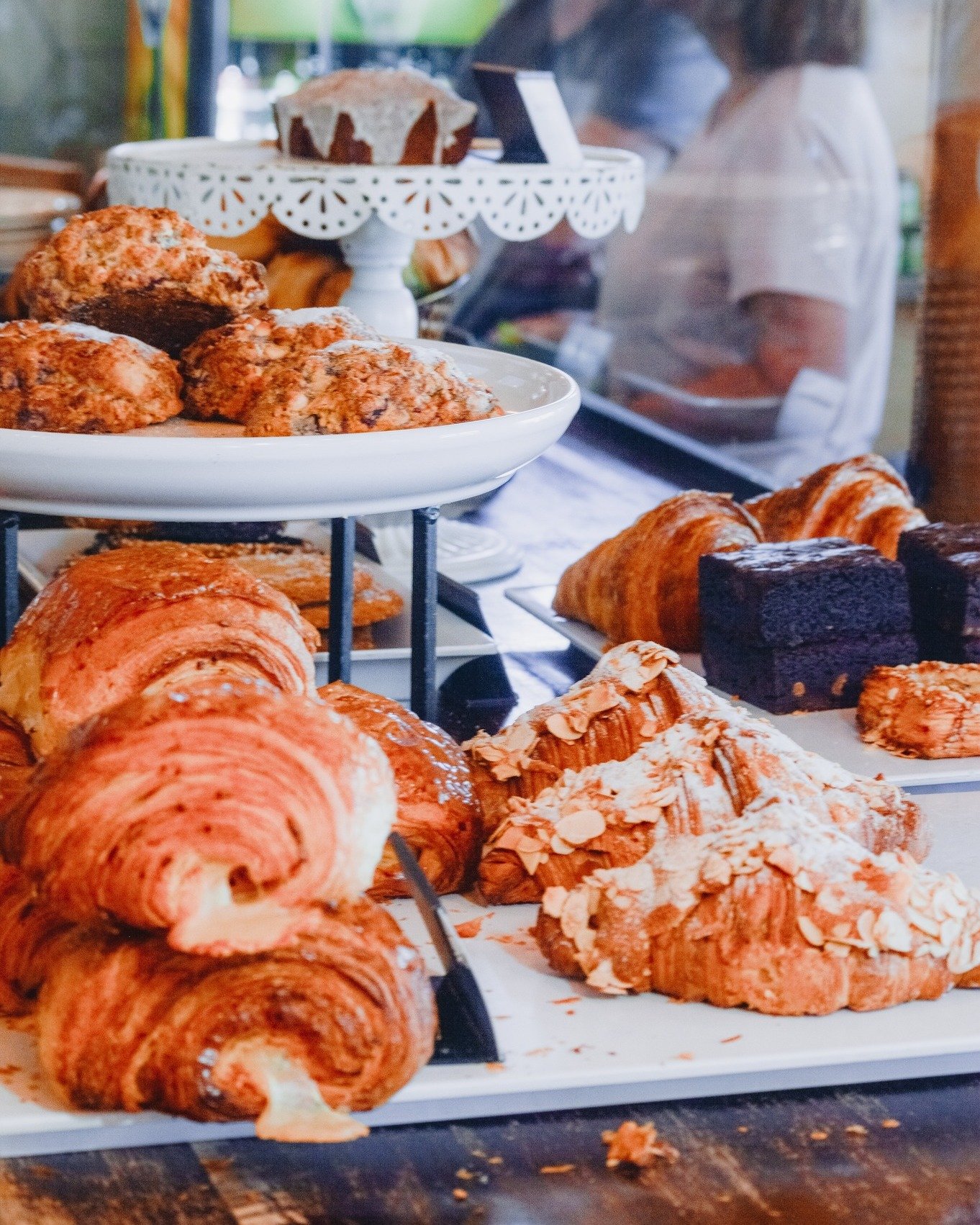 We know it's only Thursday but our pastry case gives Friday vibes, every day 😉
@hearthdenver 

#pastries #pastrycase #Cafe13 #weekendloading