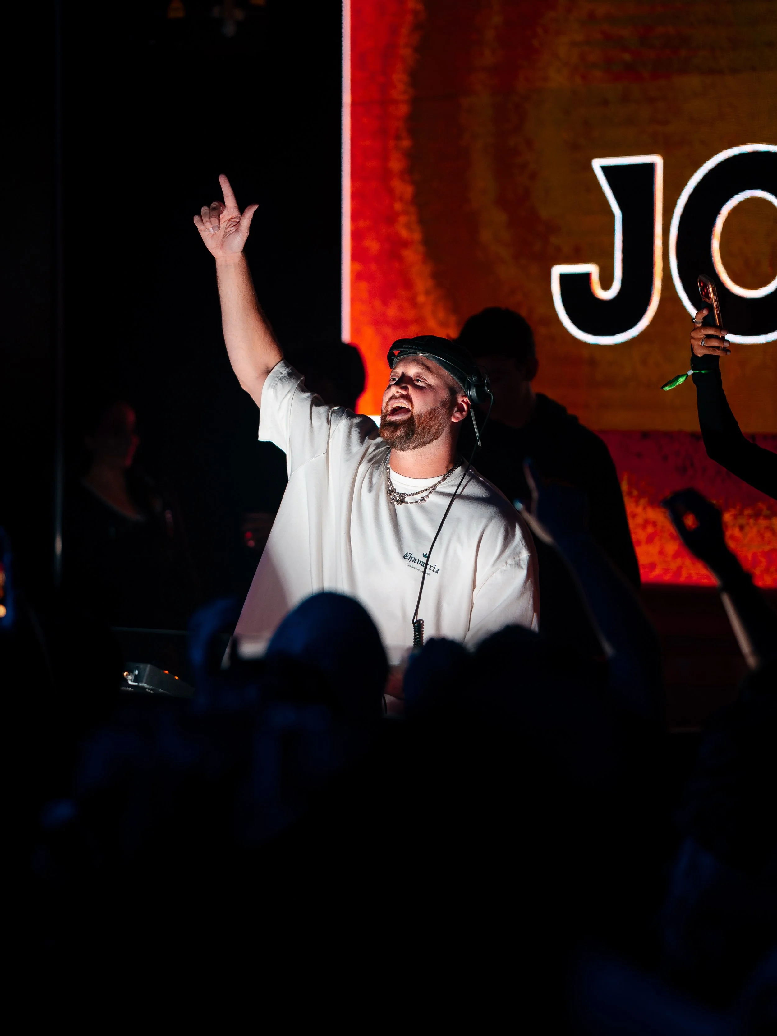 An epic Friday night with @joshwauk 🙌

📸 @ejnoro