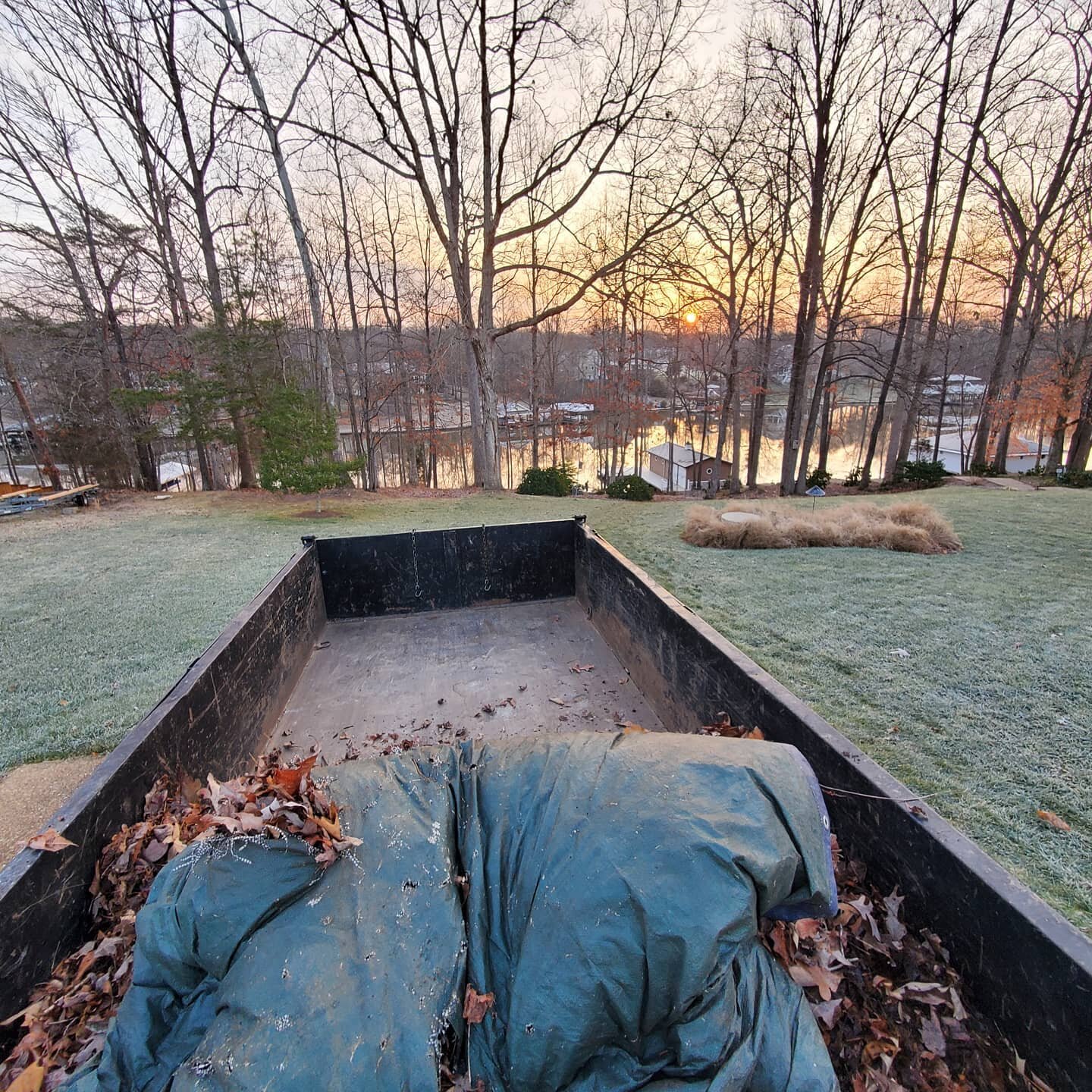 Getting going early this morning with a leaf cleanup out at lake anna. 🍁🍂

-

Visit www.firststringlawn.com to set up an appointment for your free quote!

-

#hardwork #firststringstrong #firststring #leafcleanup #leafremoval #lka #lakelife #sunris