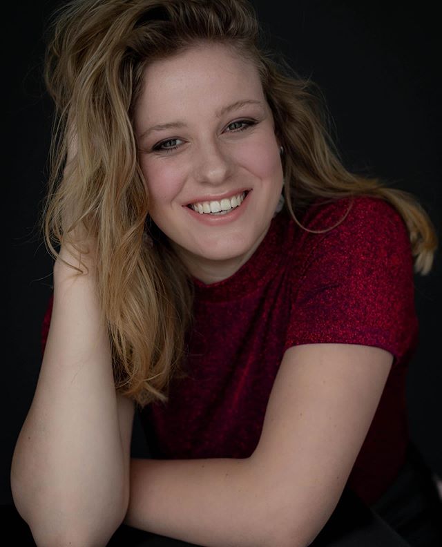 "Happy Girls are the prettiest"⠀
_______⠀
© Kim Holterman Photography⠀
⠀
#21diner #21dinerinspiration #21 #birthdaygirl #uitnodigingen #bestfriendgoals #sweetsixteen #16 #examenfeestje #eenvoorindeboeken #pictures #ootdfashion #gooisch #glamour #fotograafzwolle #gooi #gooischmeisje #celebratelife #tieners #fotoshoot