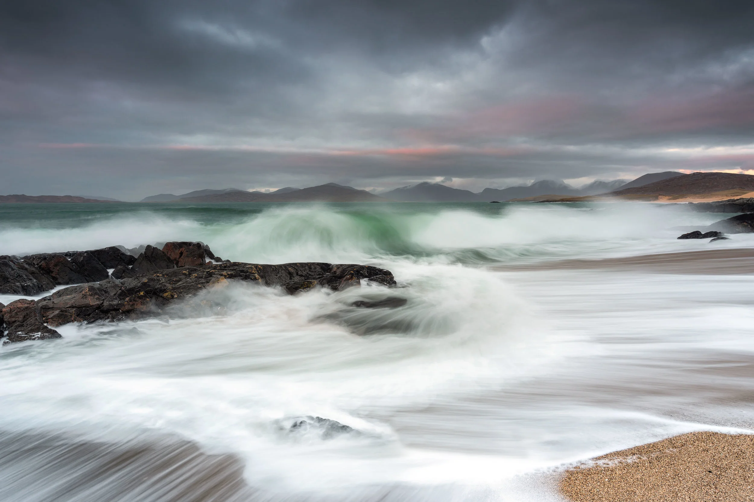 V5 Nisi Pro Filter System. Nisi Colour Landscape Polariser & 4 Stop Medium Graduated Filter