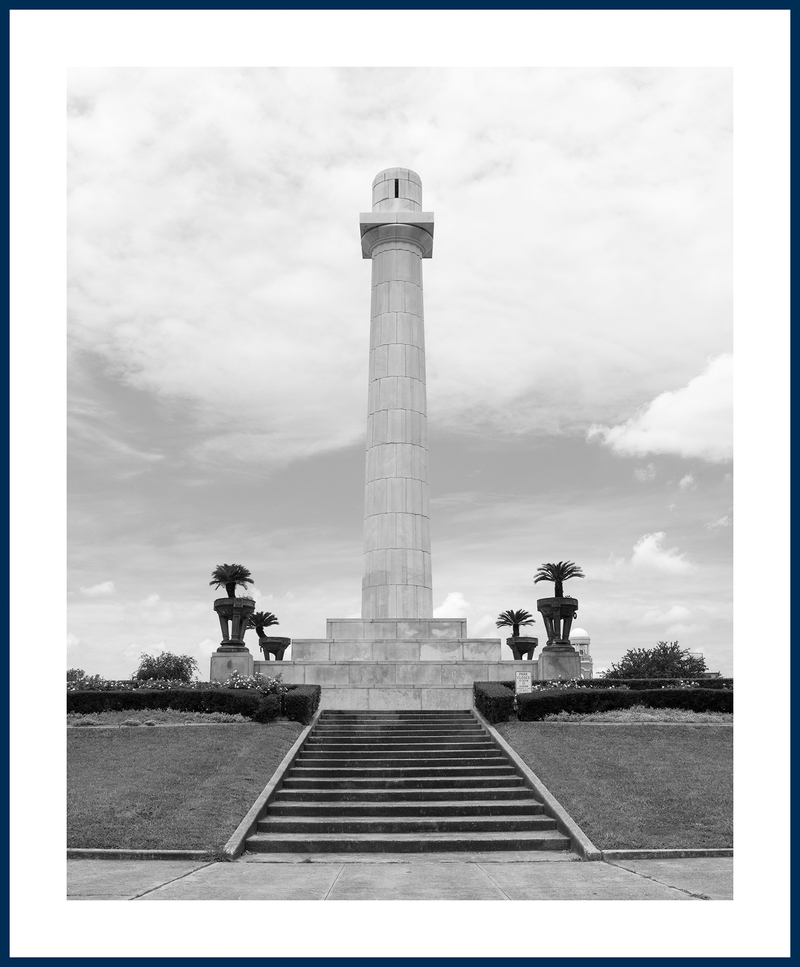  Matthew Shain, “Post-Monuments, New Orleans (Robert E. Lee, erected 1884)”, mounted archival pigment print in artist frame, 2017-18 