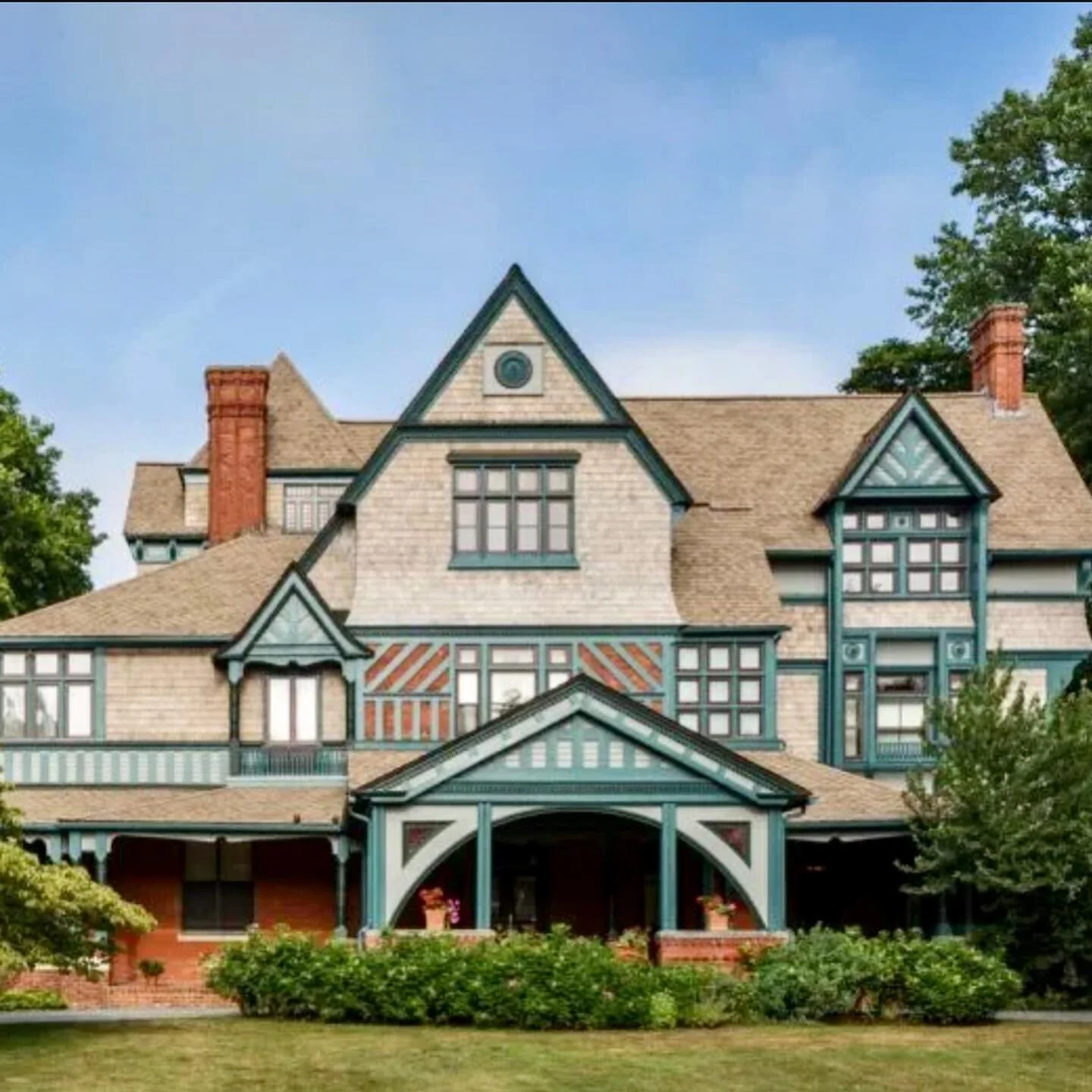 It&rsquo;s going to be the parlor chat of all parlor chats: designers, please join @verandamag one week from today for a deep dive into Newport&rsquo;s gilded, Gothic, shingled, and ever-evolving style playbook (pictured: Charles H. Baldwin House c. 
