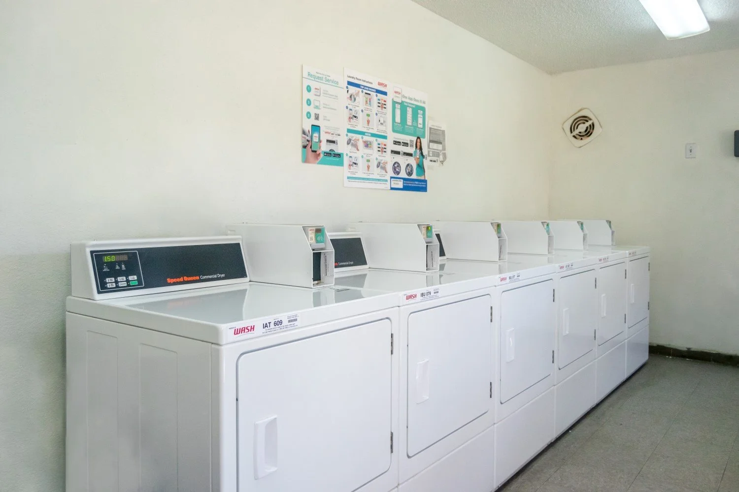 Tres Flores Apartments