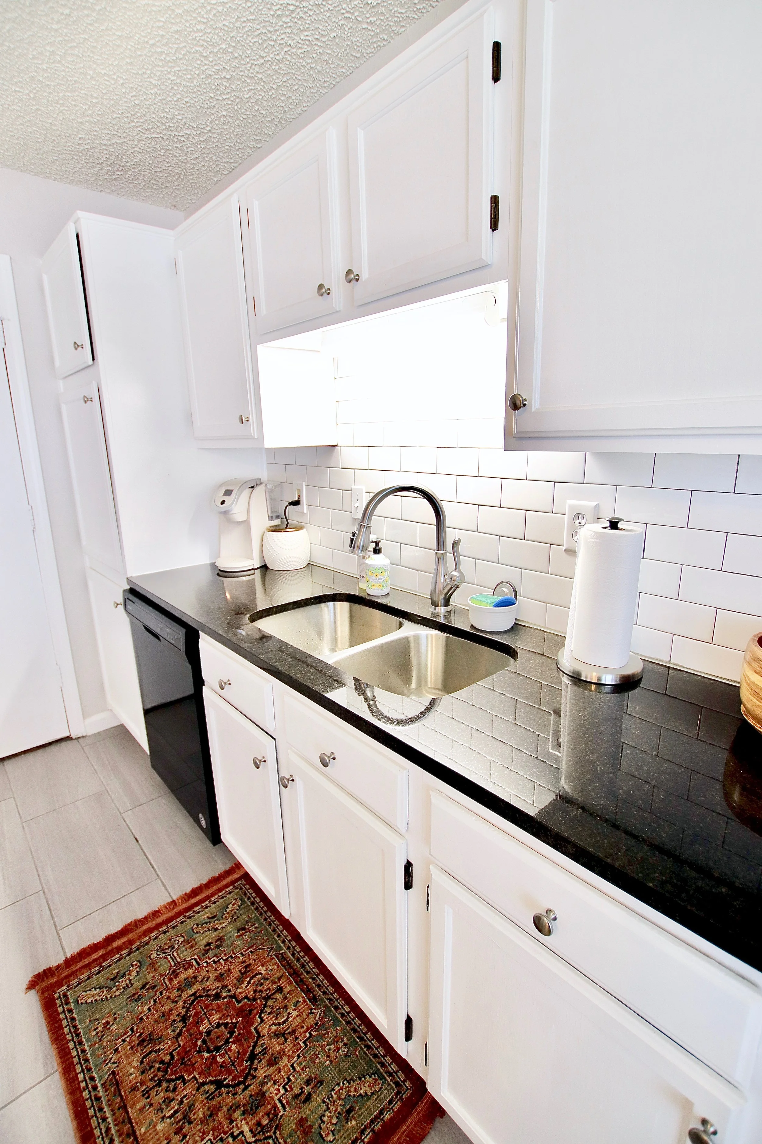 IMG_8542 juli kitchen 2.jpg