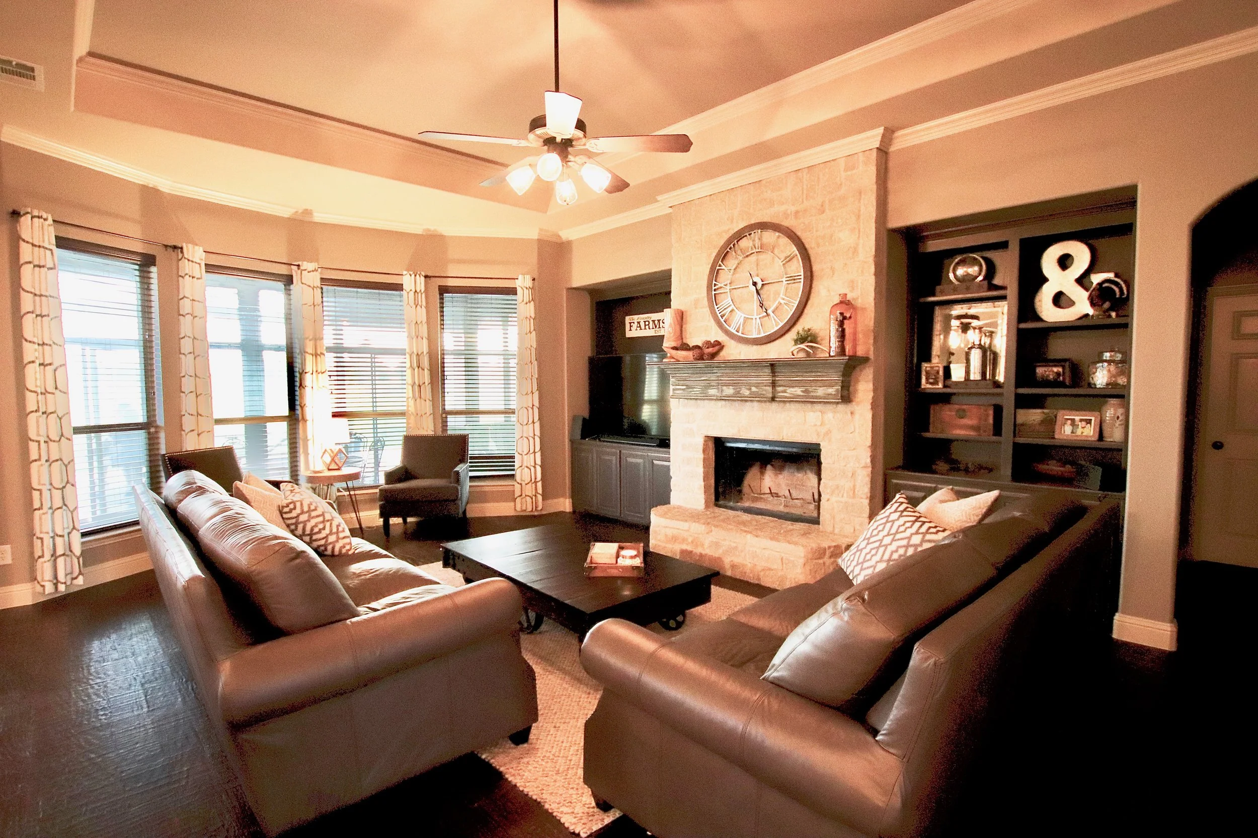 IMG_7834_ Landons living .jpg