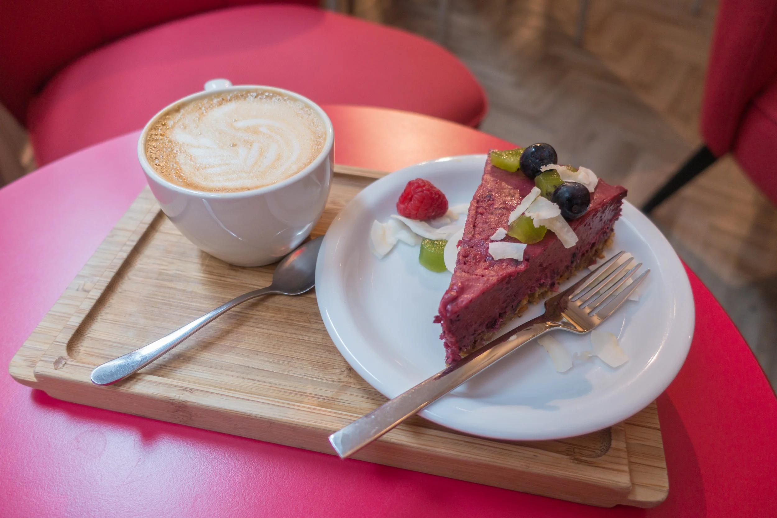 Oat milk cappuccino and vegan tart at P.S.