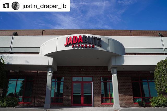 #Repost @justin_draper_jb with @get_repost
・・・
-
Shake bar✔️
Caf&eacute;✔️
Lounge area✔️
Concierge services✔️
- Towel services - Lavender scented cooling towels
- Bottled alkaline water
- Fresh fruit
Retail clothing and supplement shoppe✔️
Spray tann