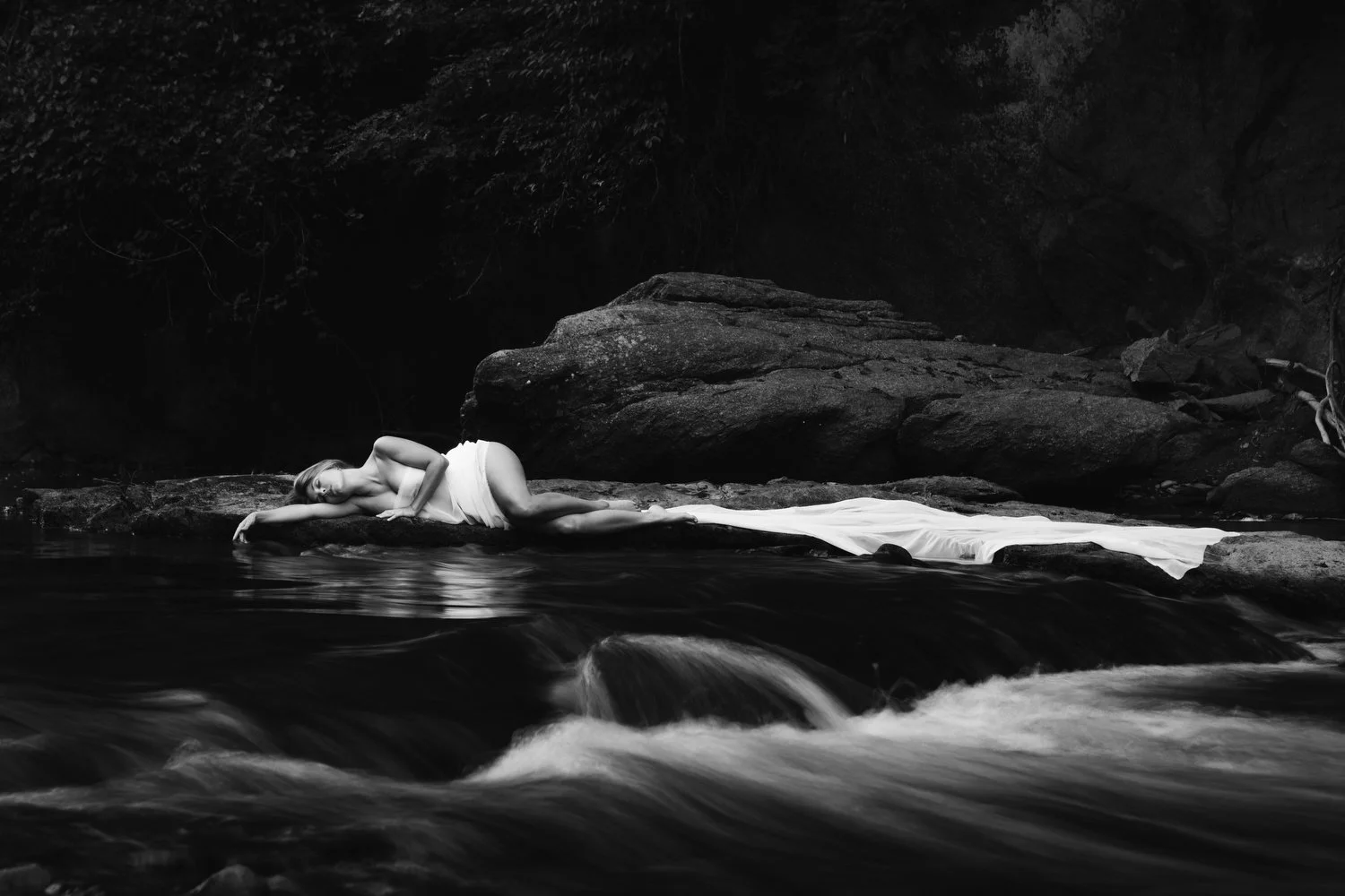 12-virginia-outdoor-boudoir-photographer-1.JPG (Copy)