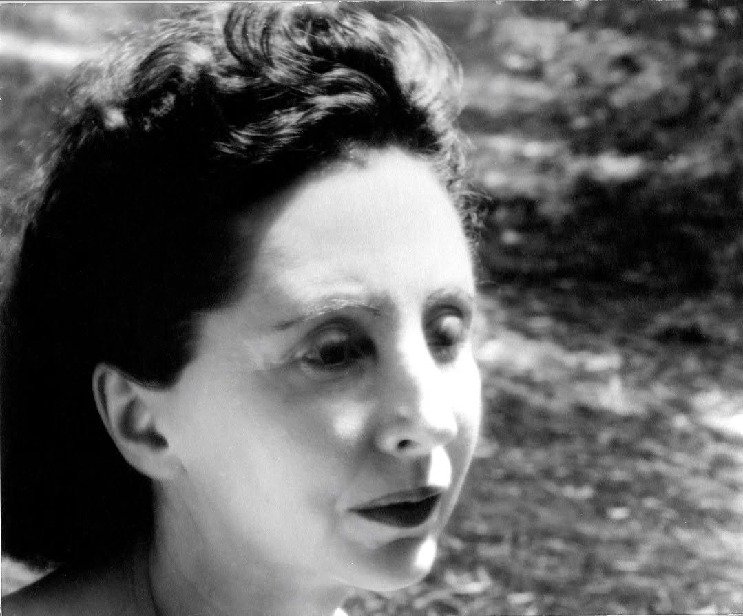 This beautiful photo of Ana&iuml;s Nin was shot by Edmund Teske in 1955.

📸